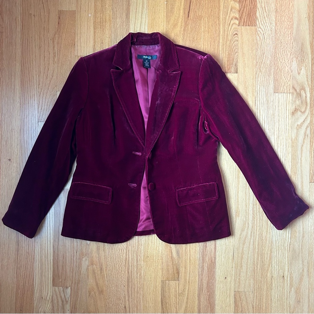 Red Blazer - Picture 4 of 5